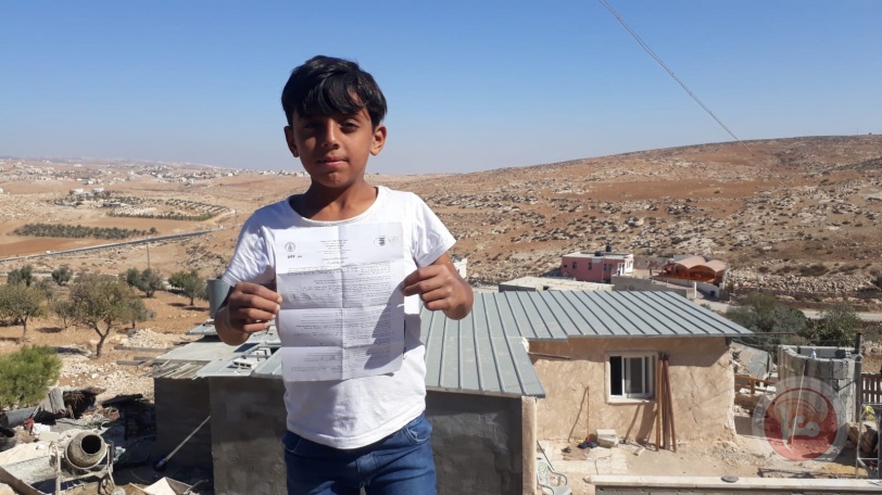 الاحتلال يسلم اخطارات بوقف العمل في بناء منازل بقرية التوانة