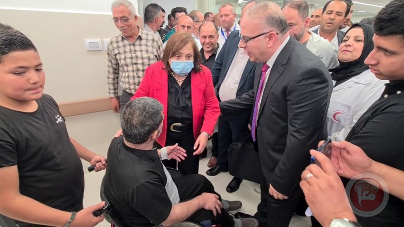 وزيرة الصحة تفتتح قسم الطوارئ الجديد في مستشفى الخليل الحكومي