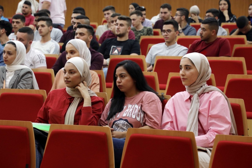 محاضرة علمية في الجامعة العربية الامريكية حول الاقتصاد الفلسطيني الواقع والتحديات
