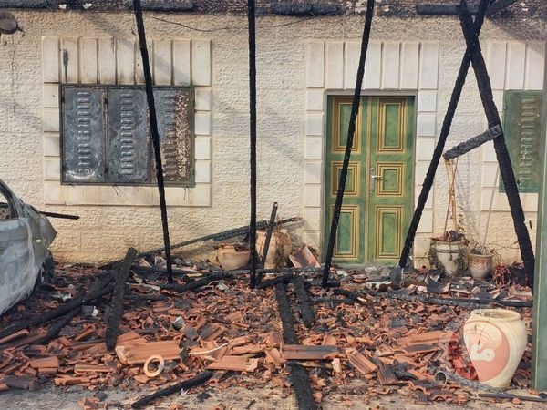 مستوطنون يحرقون منزلين ومركبتين في ترمسعيا برام الله