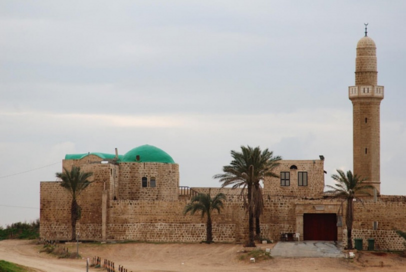اتهام إسرائيليين بالإرهاب بعد استهداف مسجد بهرتسيليا