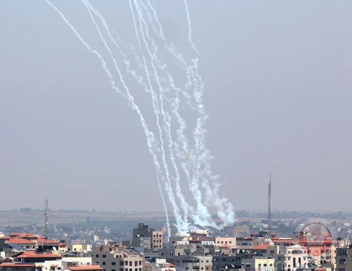 المقاومة تطلق رشقات مكثفة من الصواريخ نحو مستوطنات الغلاف وتل أبيب