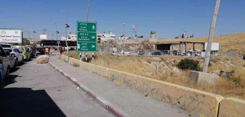 Arrest of a guidance student from Beit Ummar at the Container Checkpoint