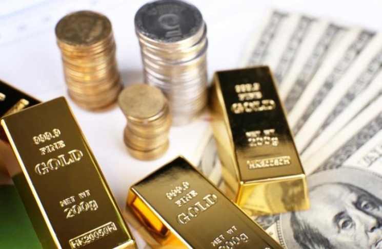أسعار الذهب تهبط بالقرب من أدنى مستوى في أسبوعين