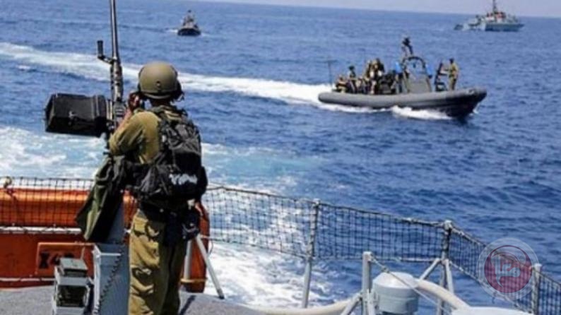 Occupation boats open fire towards fishermen's boats in the North Gaza sea