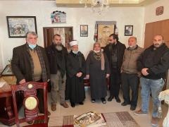 المفتي العام يزور عائلة الأسير ناصر أبو حميد