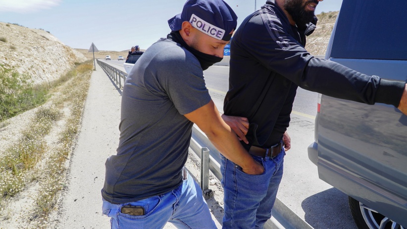 During a wide campaign .. Israel arrests hundreds of workers in cities inside (photos)