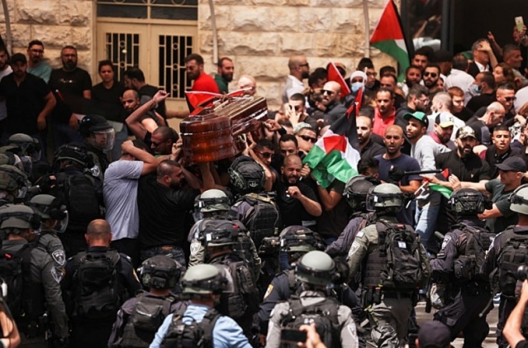 Anger at the Israeli police for forcing them to conduct an investigation into the events of Abu Aqila's funeral