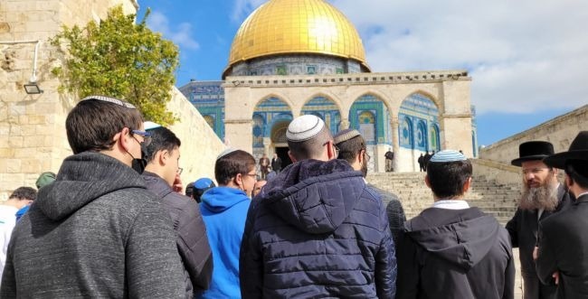 Calls to storm Al-Aqsa on the anniversary of the “Descent of the Torah”