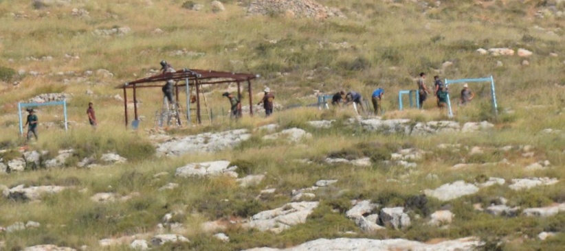 Settlers begin building a mausoleum in Khirbet al-Farisiyah