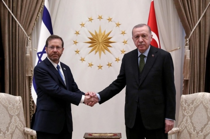 تركيا وإسرائيل تعلنان رسميا إعادة تطبيع العلاقات