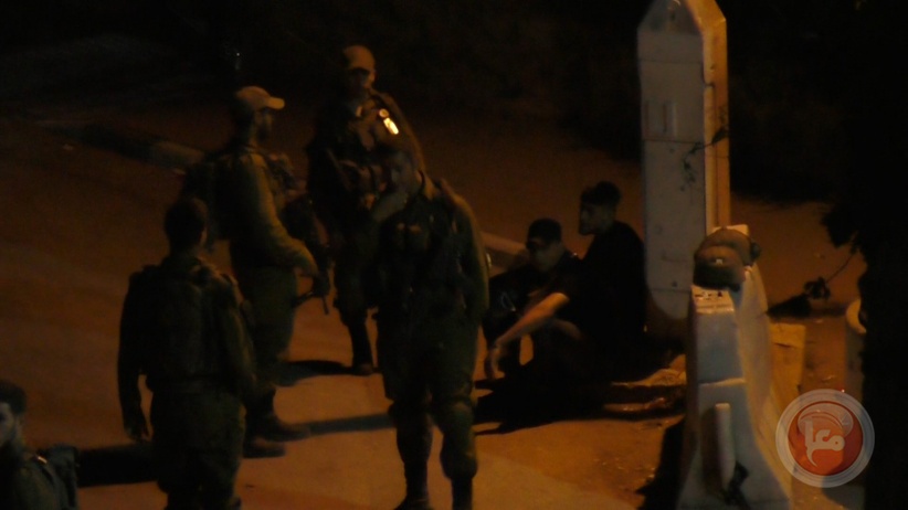 The occupation detains two young men after beating them in Hebron