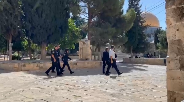 The arrest of a woman from Silwan - the extremist Ben Gvir storming Al-Aqsa Mosque