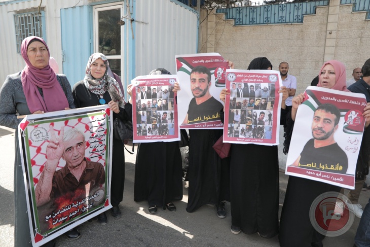 The Popular Front organizes a sit-in in Gaza in support of the striking prisoners
