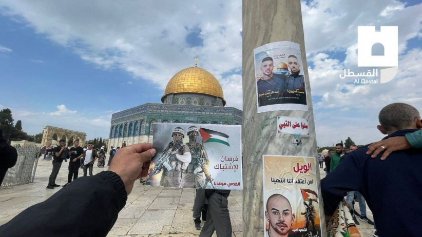 Banners for the martyr Uday Al-Tamimi and "Len of the Lions"  In the Al-Aqsa Mosque