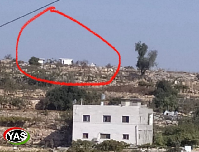 Settlers build a new outpost east of Hebron