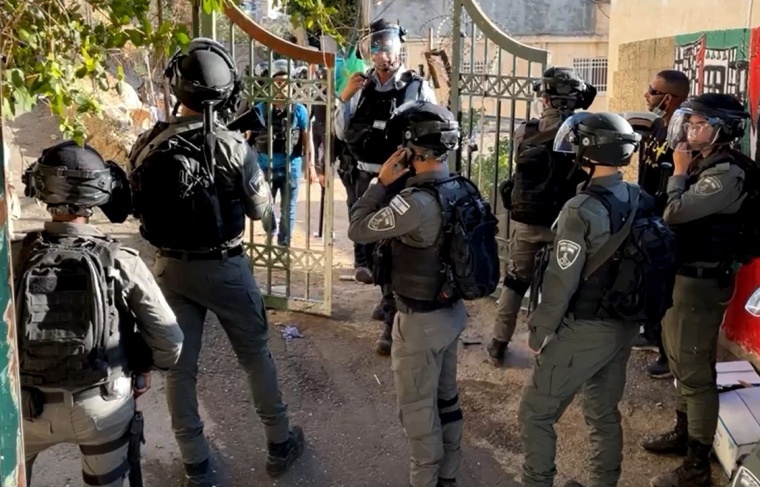 الشرطة الإسرائيلية تعتقل شابا من عزون أثناء عمله بأراضي الـ48