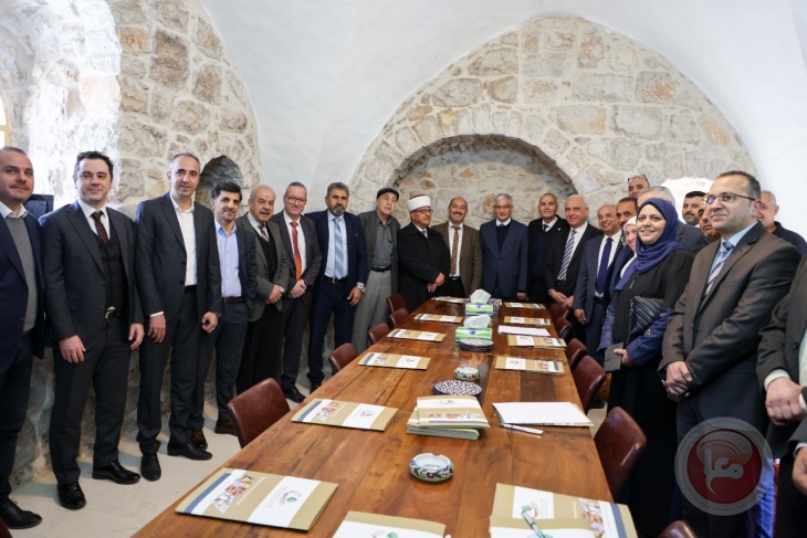 ملتقى رجال الاعمال الفلسطيني يفتتح فرعه في البلدة القديمة