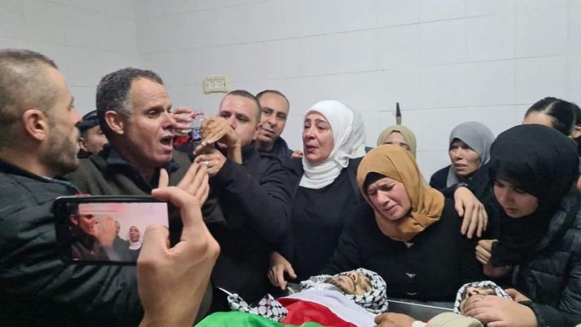 Huge crowds mourn the bodies of the 3 martyrs in Ramallah and Hebron