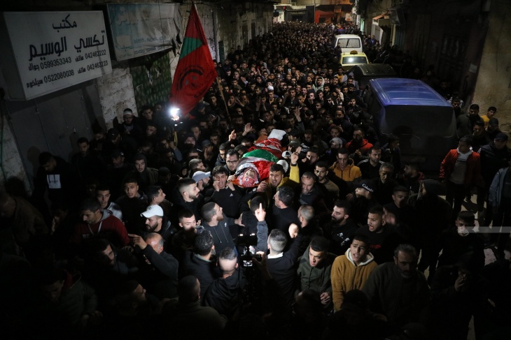 Thousands mourn the martyr's body in Darna in Ya'bad