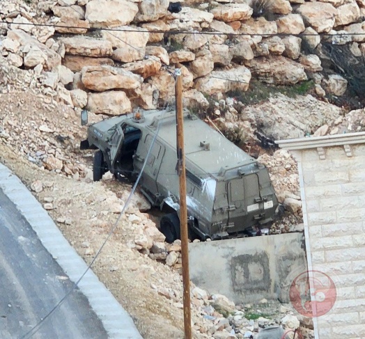 The occupation obstructs students' access to a school in Deir Samet
