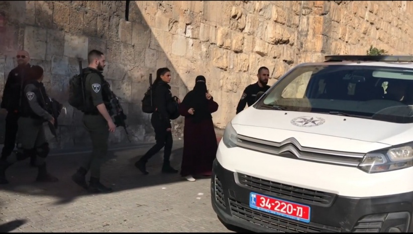 Al-Aqsa - the arrest of a woman and the imposition of restrictions on the entry of Muslims