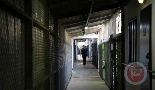 Haaretz: It was decided to distribute 2,000 prisoners among the prisons and warns of tensions