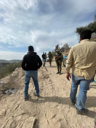 The occupation detains tourism and antiquities crews while they are working in Sebastia