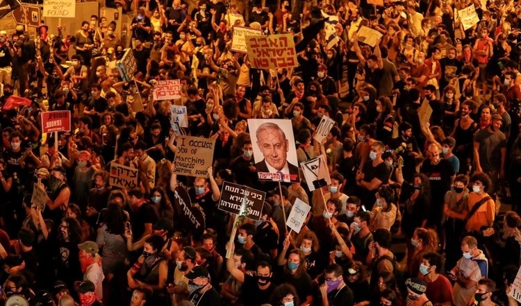 Israeli calls to demonstrate tomorrow in order to cancel Netanyahu's visit