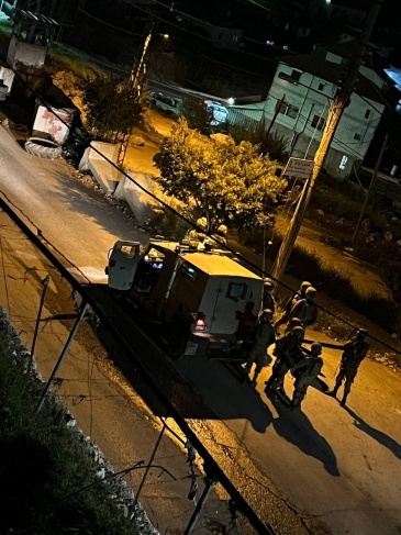 3 citizens injured.. The occupation prevents Tarawih prayers in a mosque in Beit Ummar