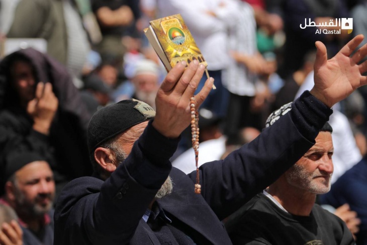 130,000 perform the third Friday prayer of Ramadan at Al-Aqsa