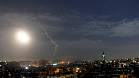 Syrian air defenses respond to Israeli missiles