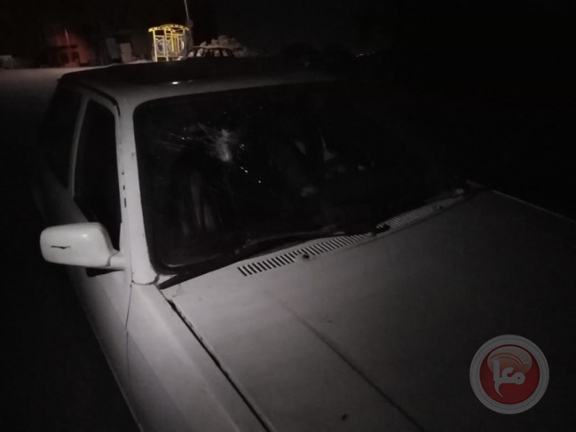 Settlers attack citizens' vehicles east of Salfit