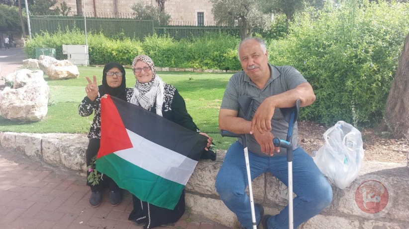 Despite the deportation decision - two Jerusalemite activists sit-in at the entrance to Sheikh Jarrah neighborhood