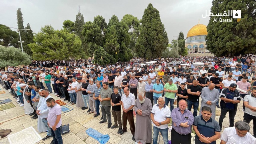 55 thousand perform Friday prayers in the blessed Al-Aqsa Mosque