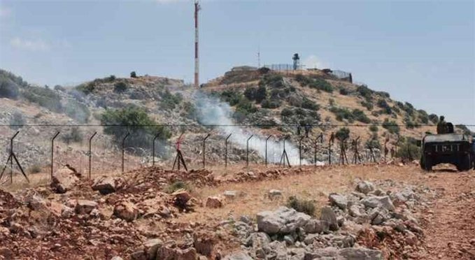 The Israeli army throws gas bombs at Lebanese citizens