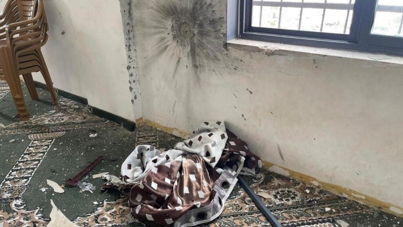 Damage to a mosque in Jenin due to Israeli bombing
