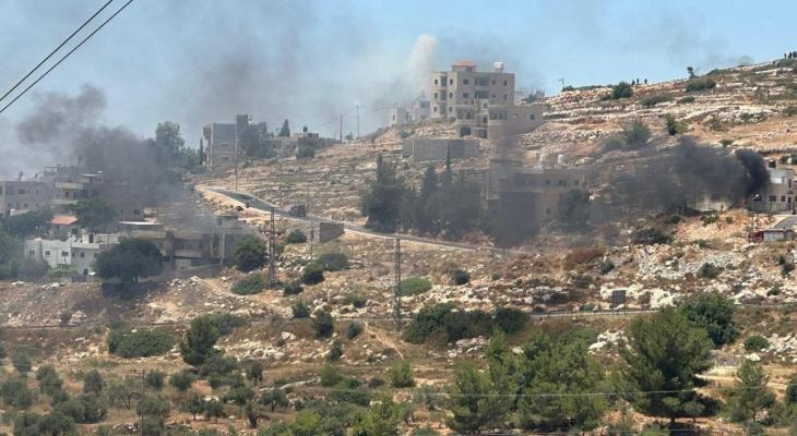 Burning homes and vehicles in the settlers' aggression against Umm Safa