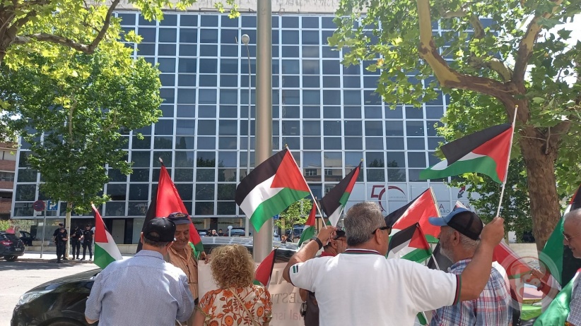 Protesters against aggression demonstrate in front of the Israeli embassy in Madrid