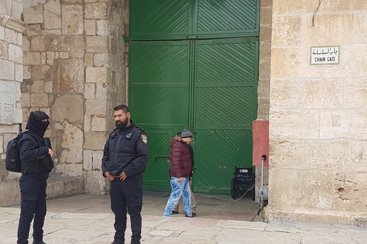 The occupation arrests a guard of Al-Aqsa Mosque