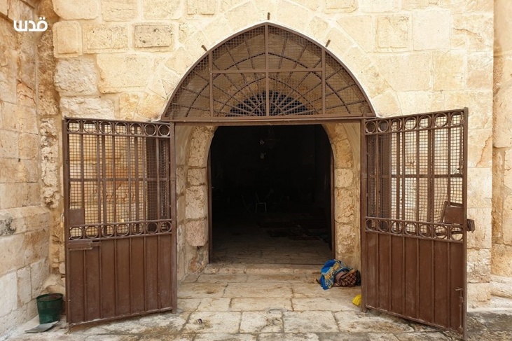"Christian Islam"  It calls for thwarting the occupation's attempts to close Bab Al-Rahma chapel